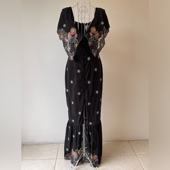 RTR Alice McCALL Honeycomb Daisy Embroidered Maxi Dress off shoulder black SZ 2 - Picture 4 of 11
